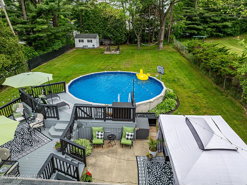 3rd image of 5 Colleen Drive