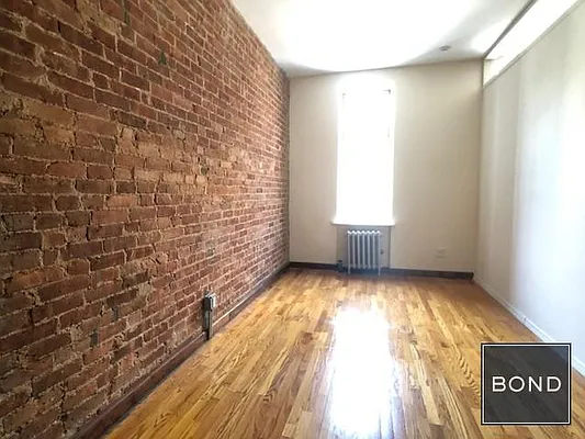 Rented by Bond New York | media 35