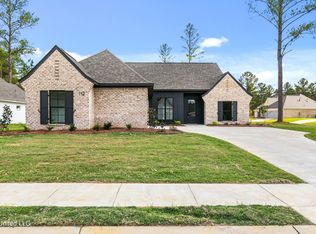 112 Lakecrest Dr, Madison, MS 39110