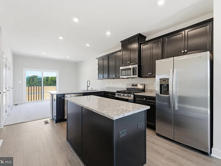16130 Hyde Park Pl — Photo 13