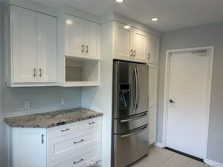 5752 Newcastle Ave — Photo 5