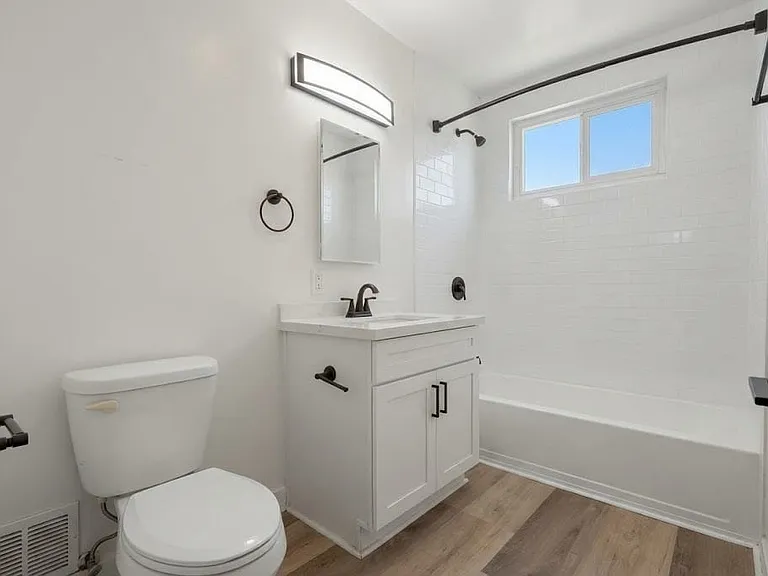 3933 Nicolet Ave #8 — Photo 7