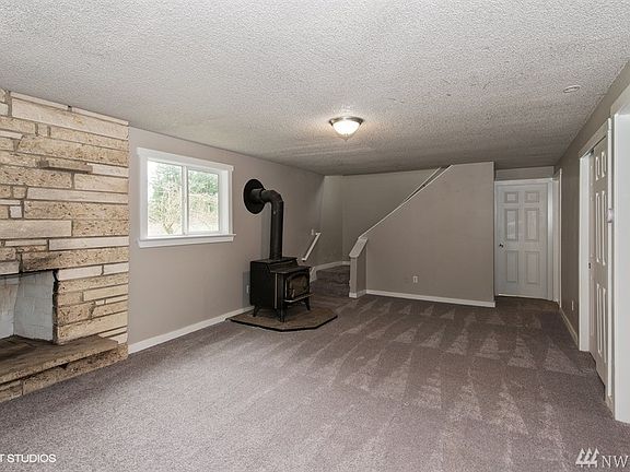 4th image of 12231 Hillcrest Dr SE