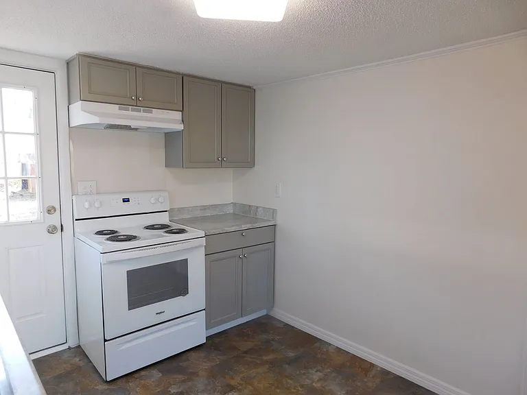 423 Bouy St — Photo 12
