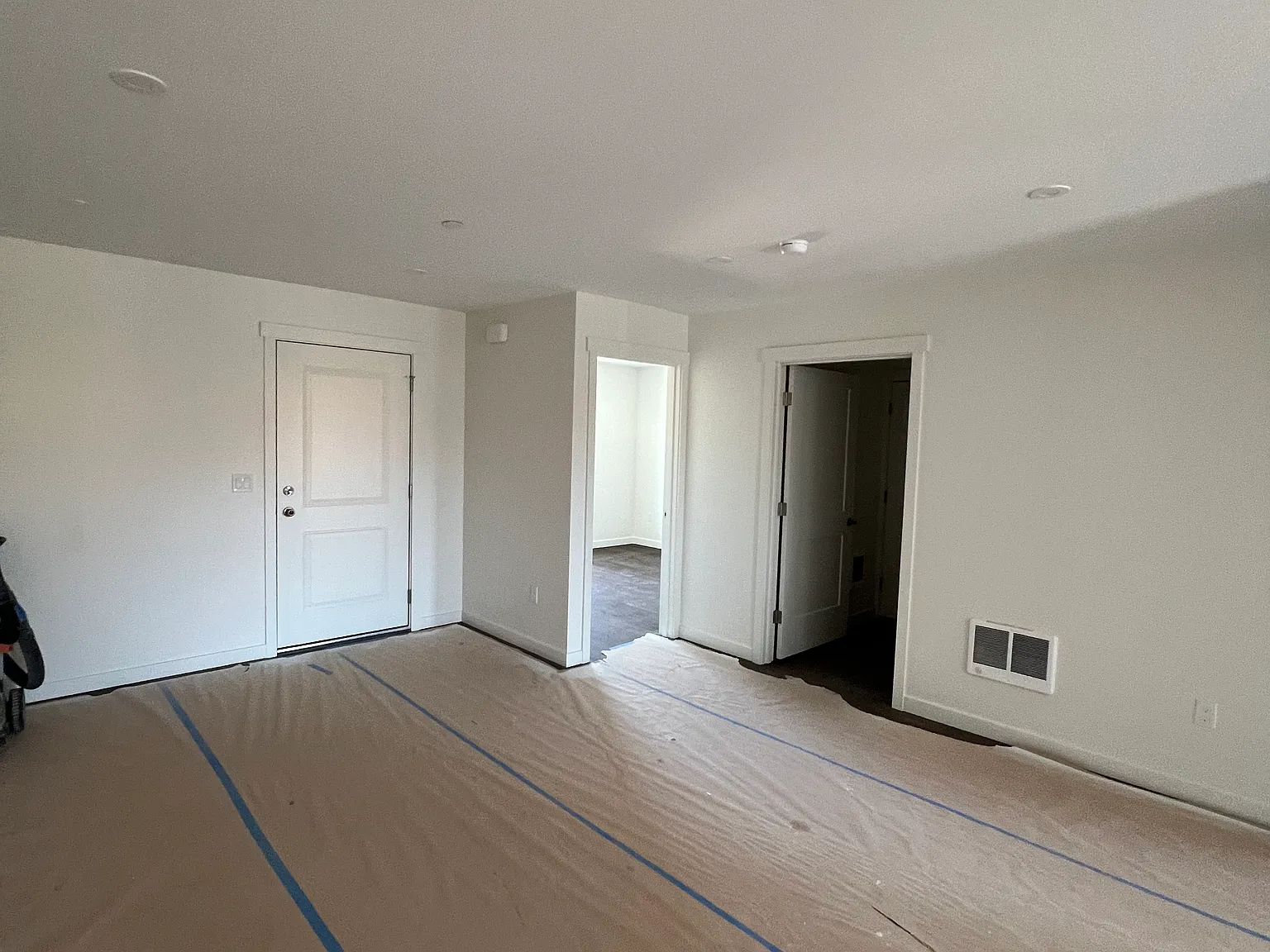 2 bed, 975 sqft, $1,895 — Photo 2