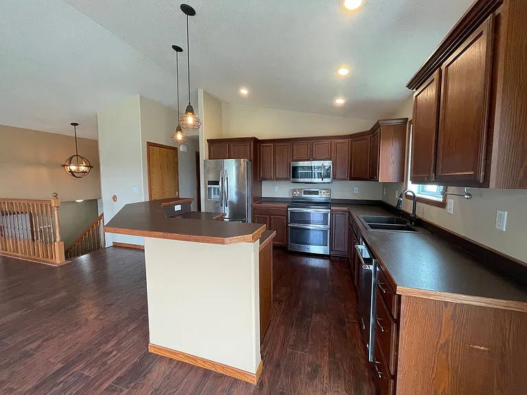 4516 Westport Pkwy — Photo 2