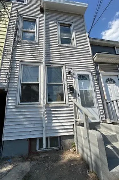 238 Rusling St — Photo 1