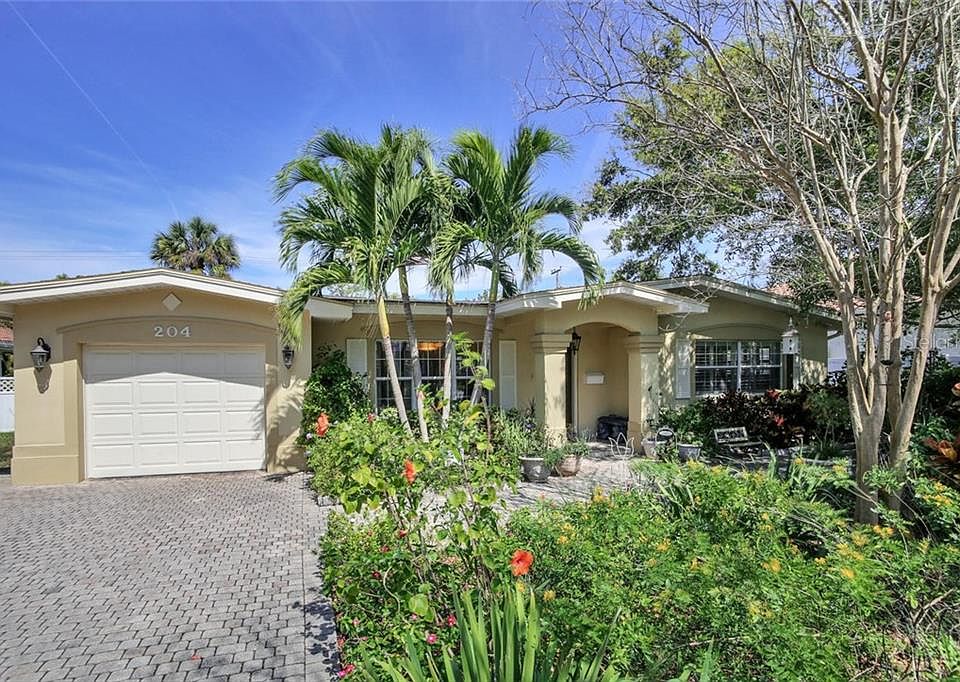 1st image of 204 Flamingo Dr