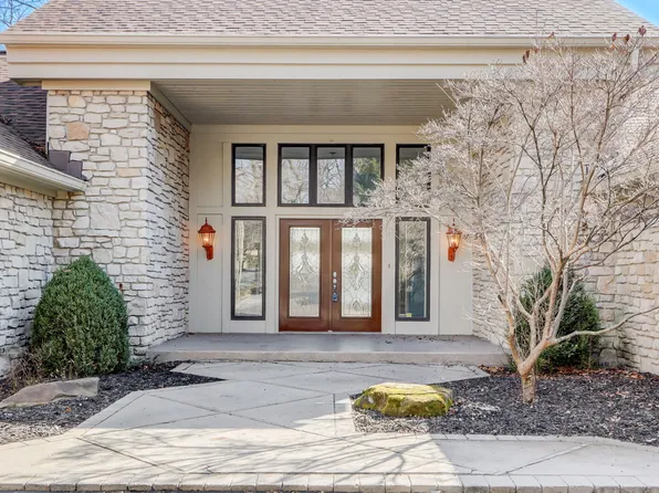 8815 Spinnaker Ct, Indianapolis, IN 46256