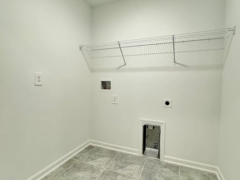 553 Reggie Rd — Photo 44