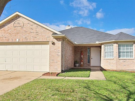 3rd image of 19330 Larissa Dr