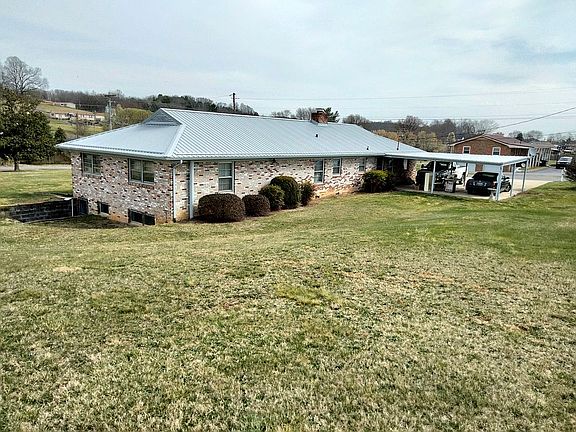 2nd image of 108 Robin Hood Ln