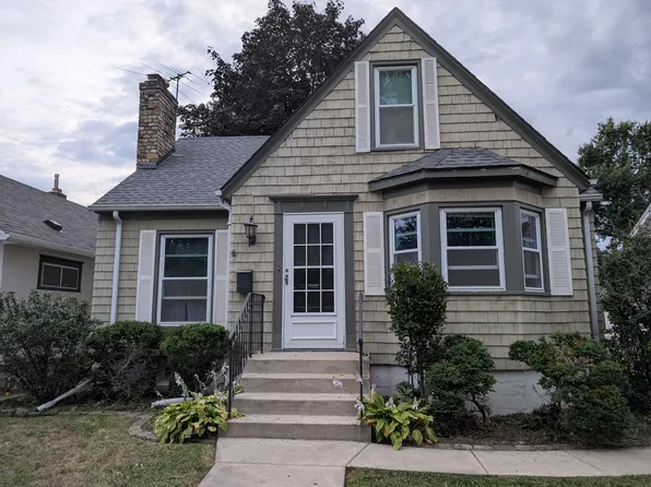 1403 Albert St N, Saint Paul, MN 55108