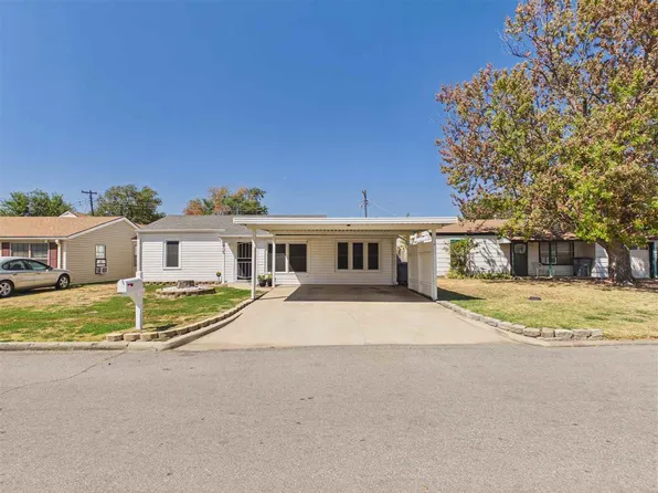 905 SW 29th St, Lawton, OK 73505