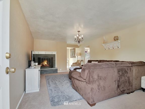 4th image of 5014 79th Avenue Ct E