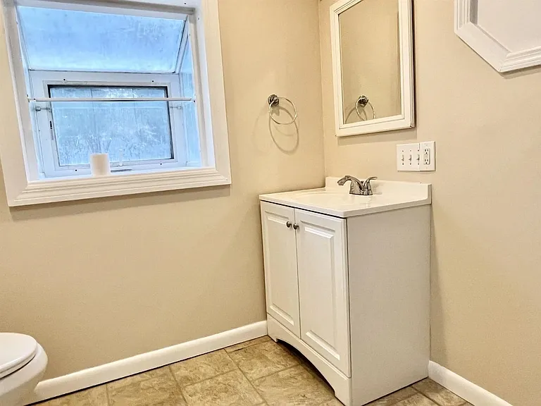 25 Desoto Pl #4 — Photo 7