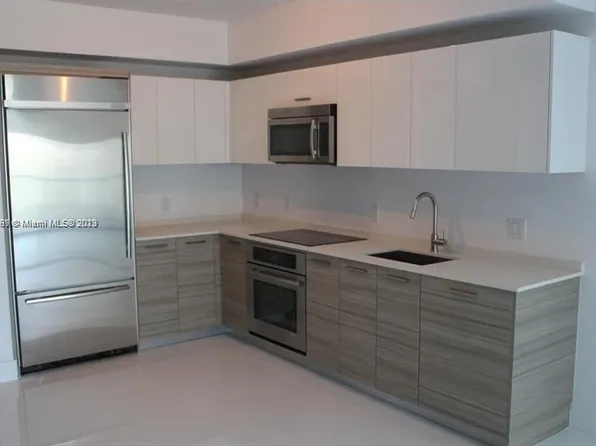 1300 Brickell Bay Dr APT 1604, Miami, FL 33131