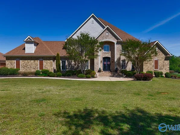 592 Beth Rd, New Market, AL 35761