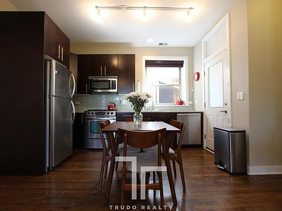 2nd image of 4055 N Wolcott Ave #8