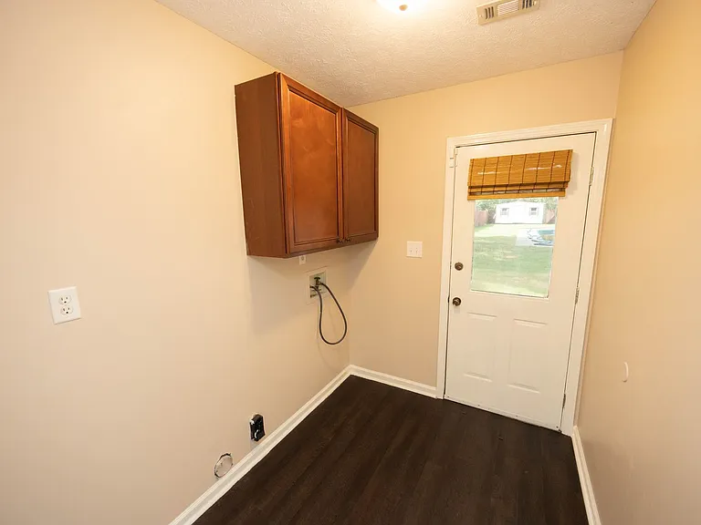 8013 Copperfield Dr — Photo 8