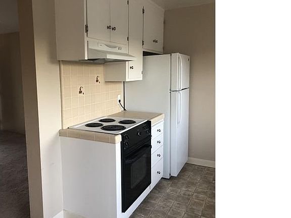 2nd image of 1060 Oakmont Dr APT 12