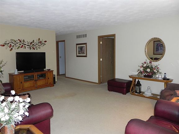 4th image of 1237 47th Avenue Ct #18
