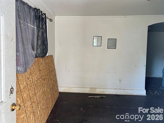4th image of 345 Bradford Dr