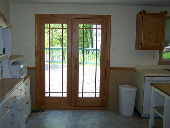 3rd image of 604 Allison Ln