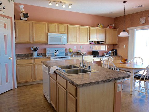 4th image of 10428 Rosefinch Dr NW