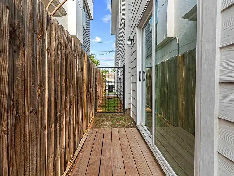 1515 Egypt St — Photo 16
