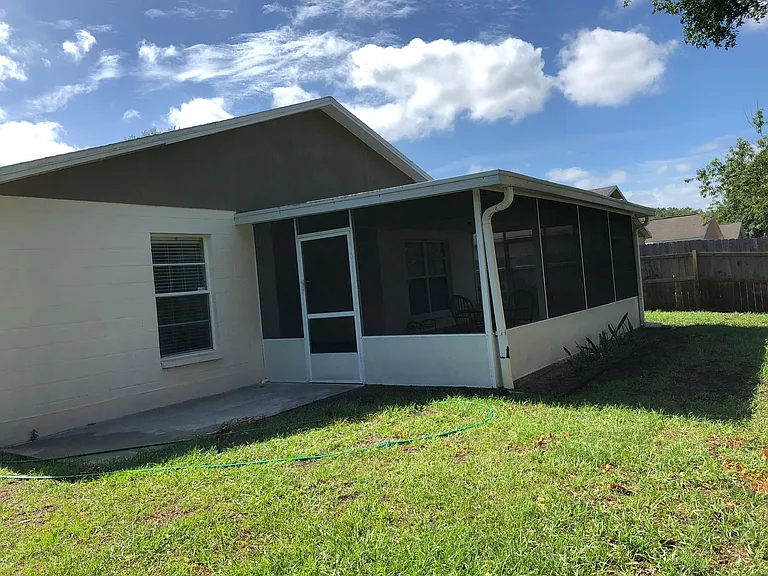 8522 Lazy River Dr — Photo 15
