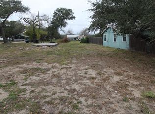814 & 818 N Ann St, Rockport, TX 78382