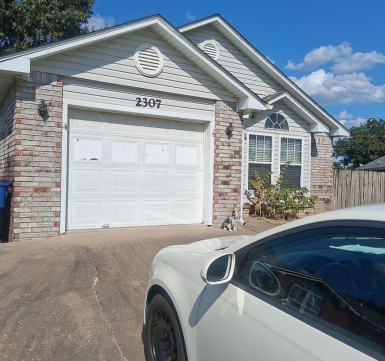 1st image of 2307 Osage Cir
