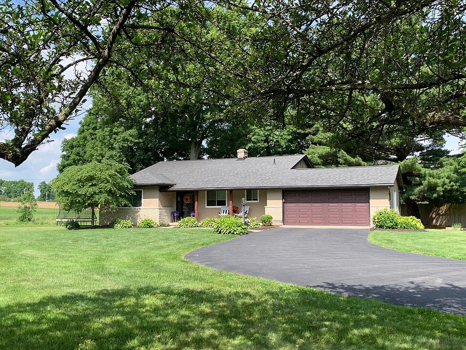1st image of 124 Pine Village Dr