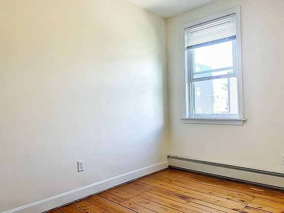3rd image of 64 Preston St APT 4