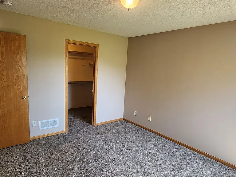 503 Amber Ln — Photo 24