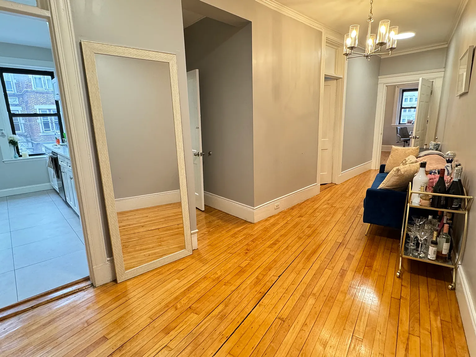 2 bed, 725 sqft, $2,650 — Photo 3