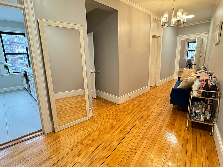 100 Linden St #6 — Photo 2
