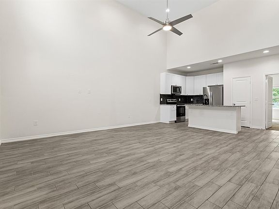 5th image of 14986 Bonham Ln