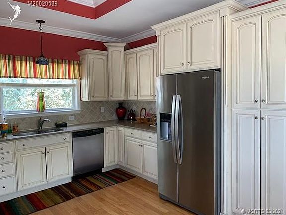 3rd image of 728 Nettles Blvd
