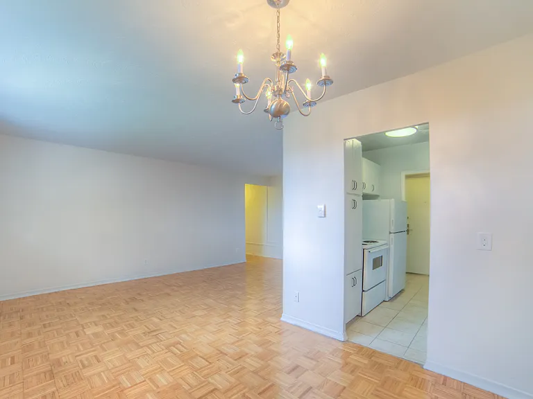211 Reedaire Ct #215 — Photo 7