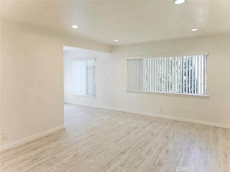 1026 San Rafael Ave — Photo 11