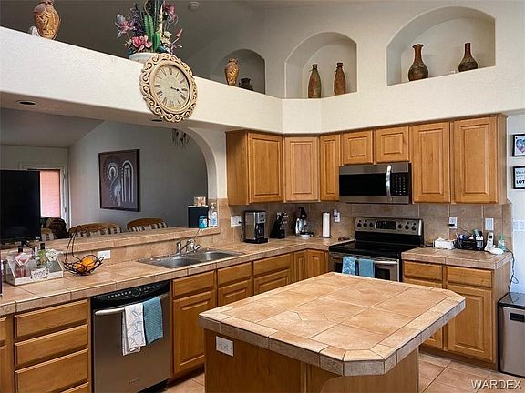5th image of 2206 E Emerald River Ct