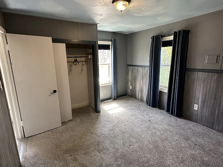 1227 Wilder Ave — Photo 6