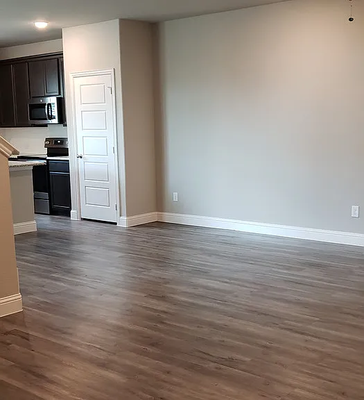 4927 Sanger Circle Dr — Photo 2