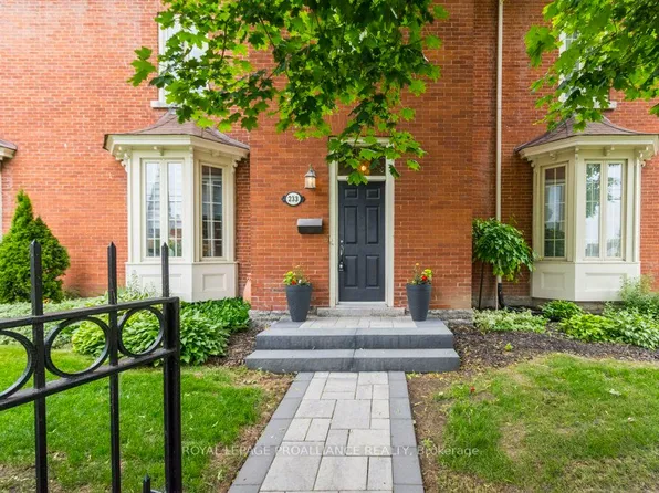 233 John St #5, Belleville, ON K8N 3G2