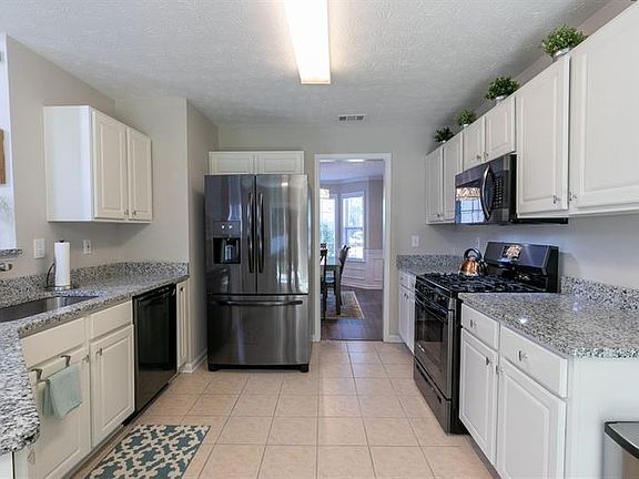 4th image of 1404 Lake Heights Cir