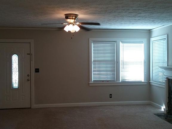 3rd image of 4171 Hickory Dr