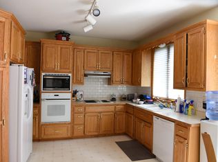 1929 Bowsens Ln, Woodbury, MN 55125