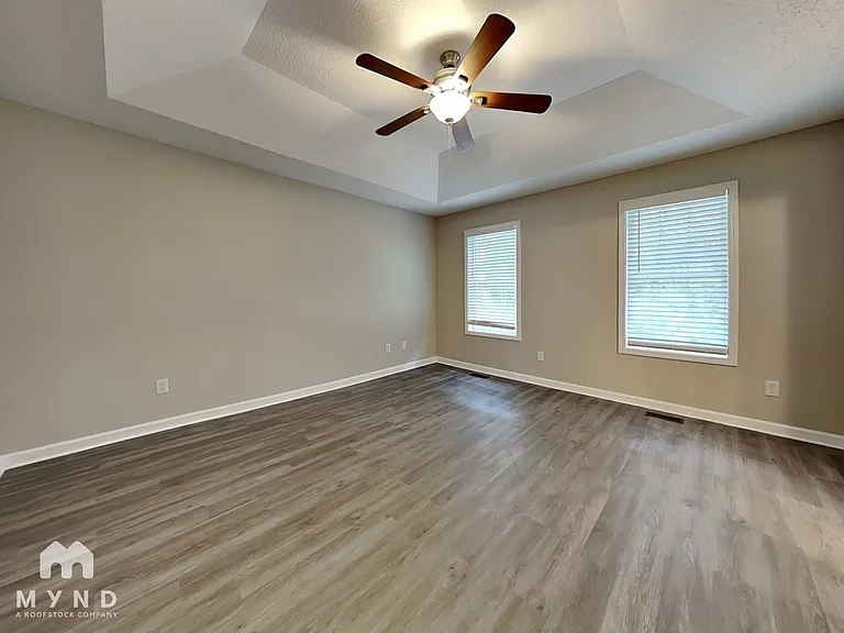 93 Deidre Ct — Photo 8